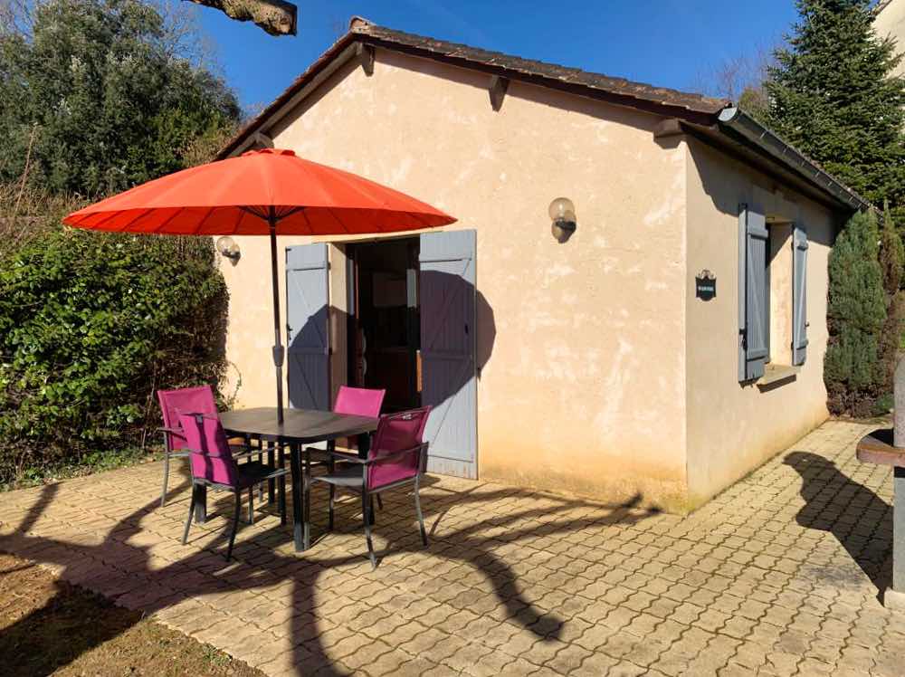 gites-le-pagus-millepertuis-terrasse-1